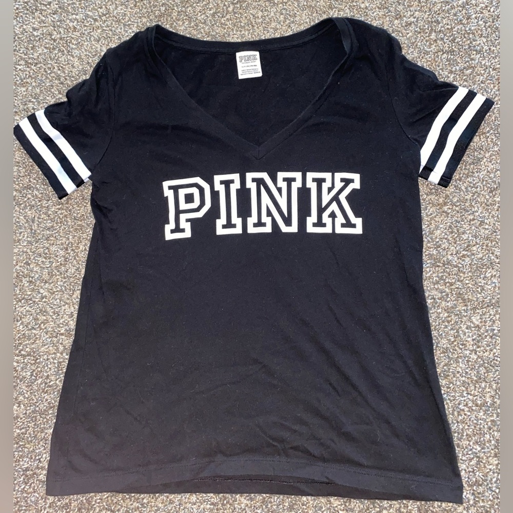 black v neck lounge pink vs t shirt